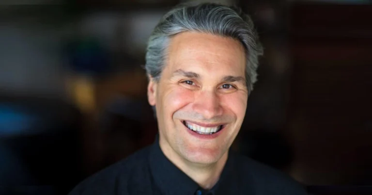 Christopher Renstrom: Your Guide to Astrology’s Trusted Voice