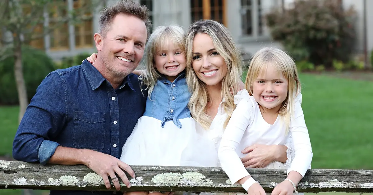 Chris Tomlin performing Holy Forever, his Grammy-nominated No. 1 worship single from the 2022 album Always