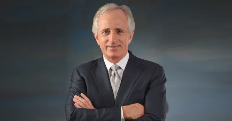 Bob Corker former U.S. Senator from Tennessee and Chairman of Senate Foreign Relations Committee official portrait