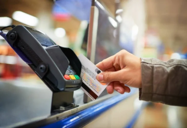 Credit Card Terminals: Key to Payment Efficiency in Leisure